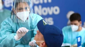 Estudo mostra que Covid pode ser detectado em lágrimas com uso de swab