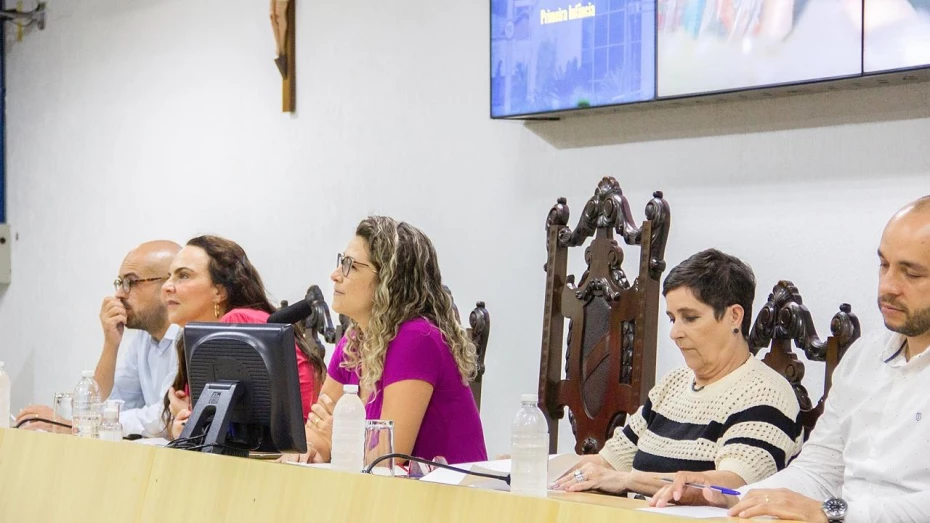 Câmara de Taubaté debate sobre a Primeira Infância