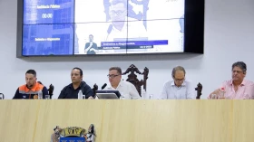 Enchentes e alagamentos são temas de discussão na Câmara de Taubaté Enchentes e alagamentos são temas de discussão na Câmara de Taubaté