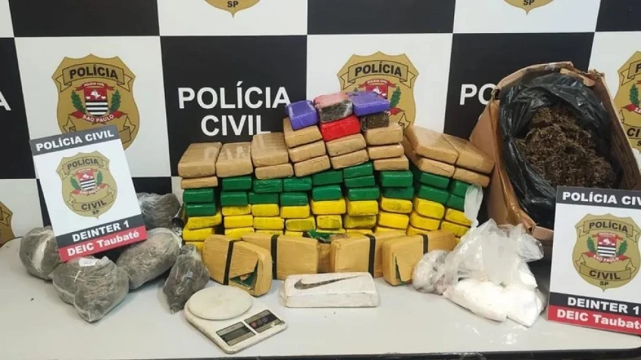 Polícia Civil de Taubaté apreende 70kg de drogas e carro furtado