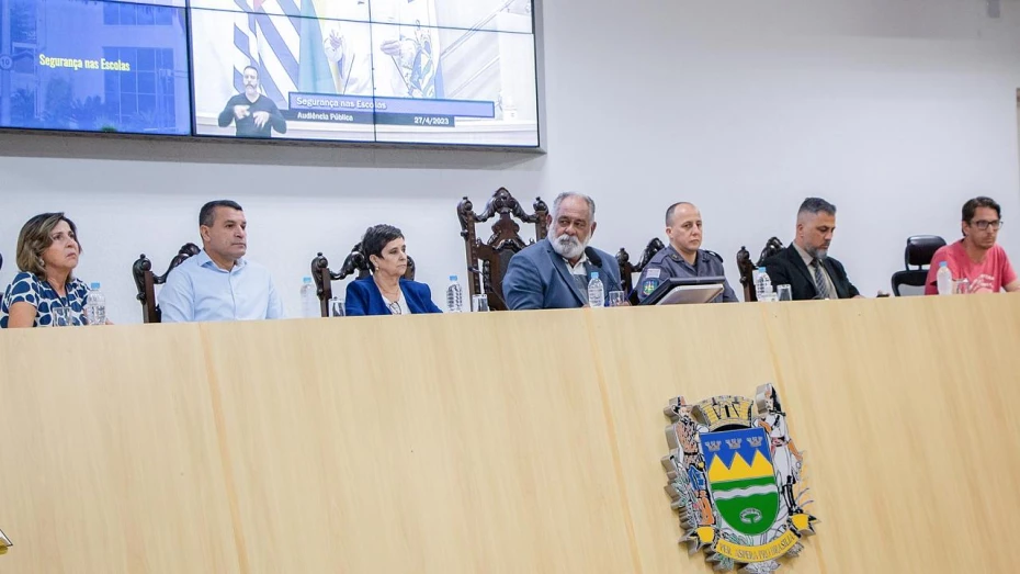 Audiência na Câmara de Taubaté debate segurança pública nas escolas