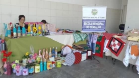 Feira de Dia das Mães é destaque em Escola do Trabalho de Taubaté Feira de Dia das Mães é destaque em Escola do Trabalho de Taubaté