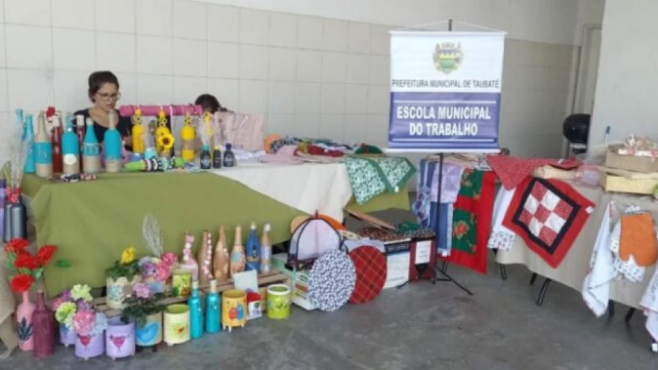 Feira de Dia das Mães é destaque em Escola do Trabalho de Taubaté