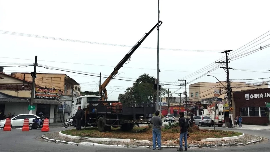 Obras em rotatória da Av. Independência devem seguir por até 90 dias