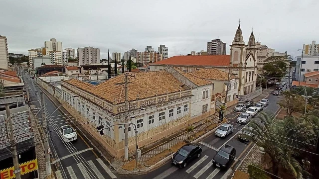 Frente fria traz chuva e queda nas temperaturas ao Vale do Paraíba