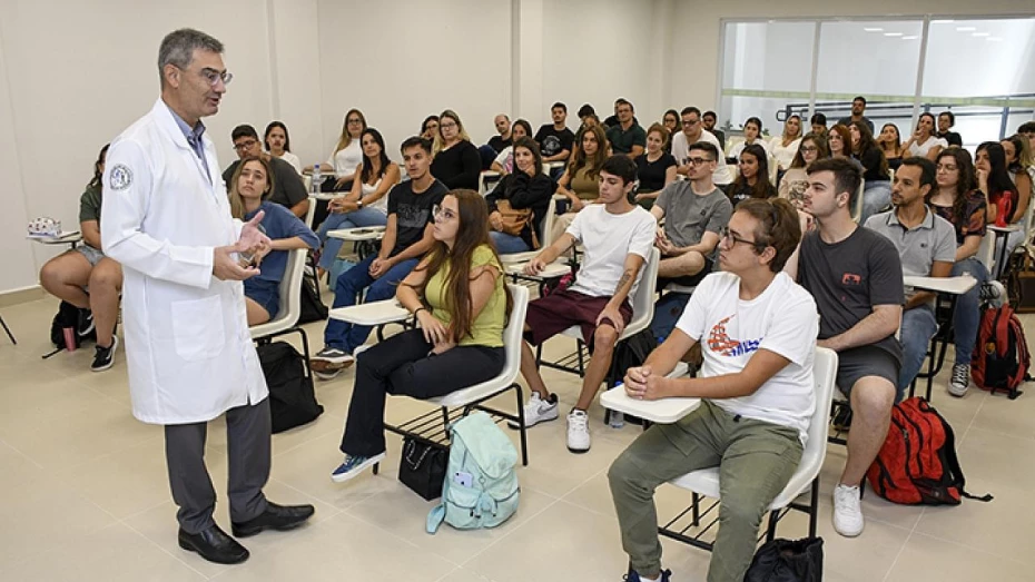 Unitau abre concursos e processo seletivo contratação de professores