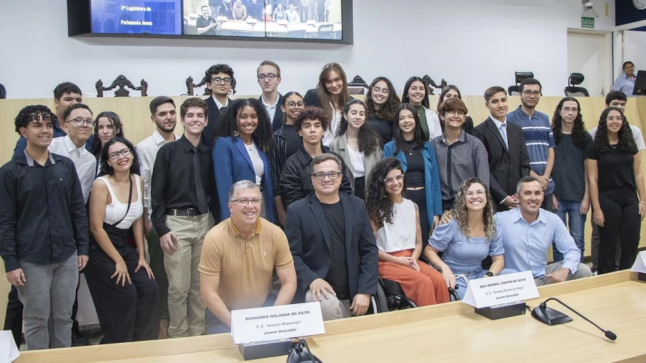 Parlamento Jovem de Taubaté toma posse na Câmara