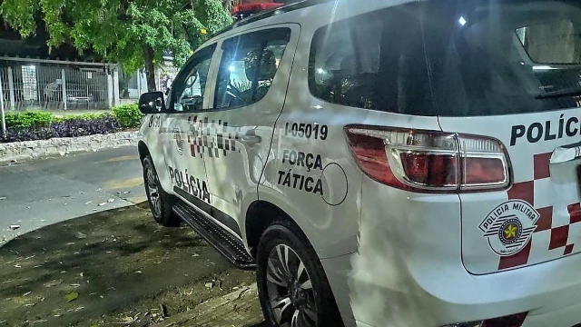 Homem é morto após ser baleado dentro de carro em Taubaté