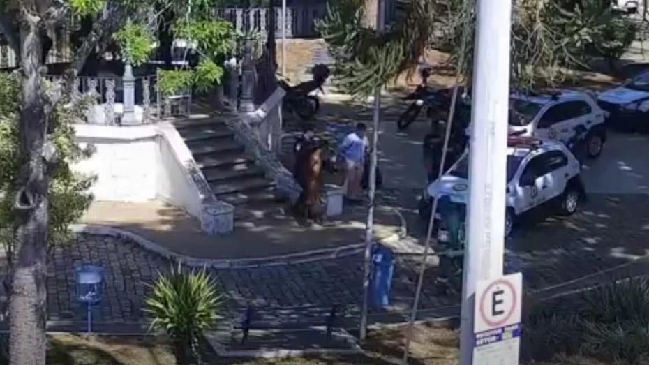 Homem é preso por tráfico em praça da região central de Taubaté