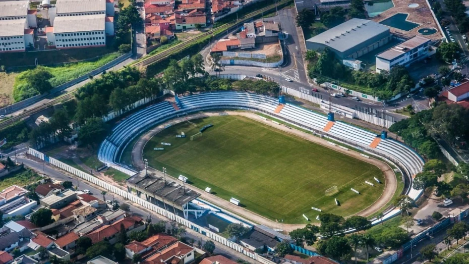 Jogo beneficente reúne pentacampeões em Taubaté