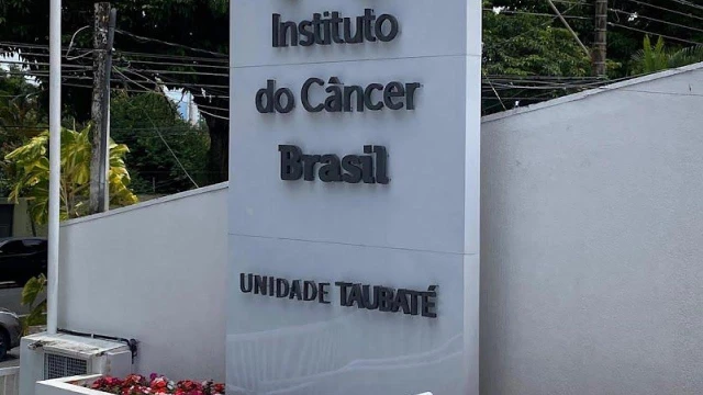Outubro Rosa: por que o autoexame não deve substituir a mamografia