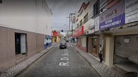 Joias e relógios são furtados de joalheria na região central de Taubaté Joias e relógios são furtados de joalheria na região central de Taubaté