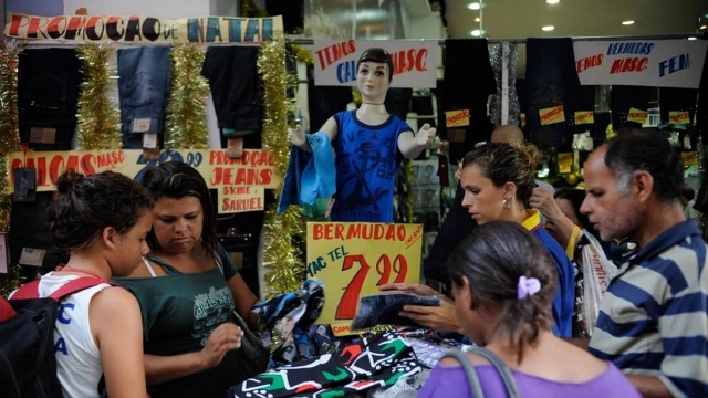 Vendas no comércio crescem 0,6% em setembro, diz IBGE