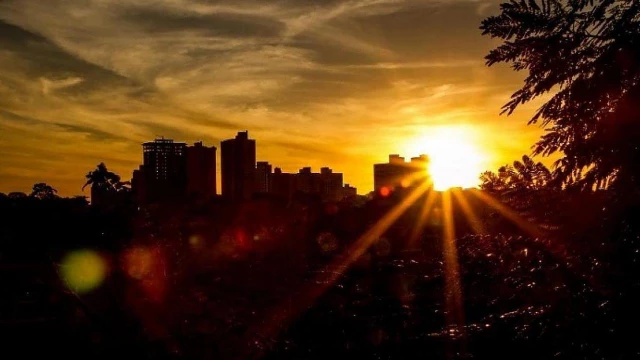 Vale do Paraíba inicia semana com temperaturas elevadas e chance de chuva