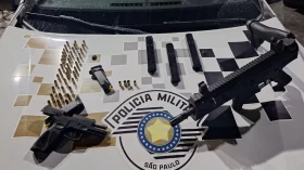 Armas e munições são apreendidas em capa de violão em Taubaté