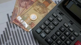 Planejamento, economia e cálculos: como vencer as dívidas em 2024