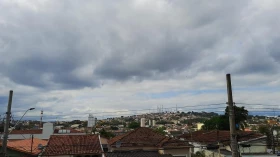 Tempo continua instável no Vale, com chuva e céu encoberto