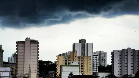 Frente fria chega e derruba temperaturas em Taubaté e região 