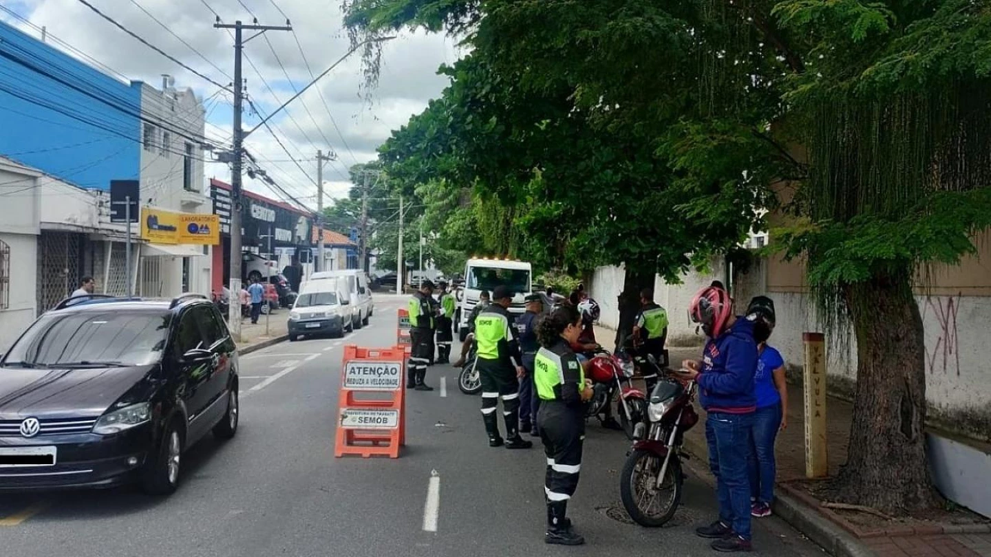 DEIC e GCM de Taubaté realizam operação contra motocicletas em Taubaté