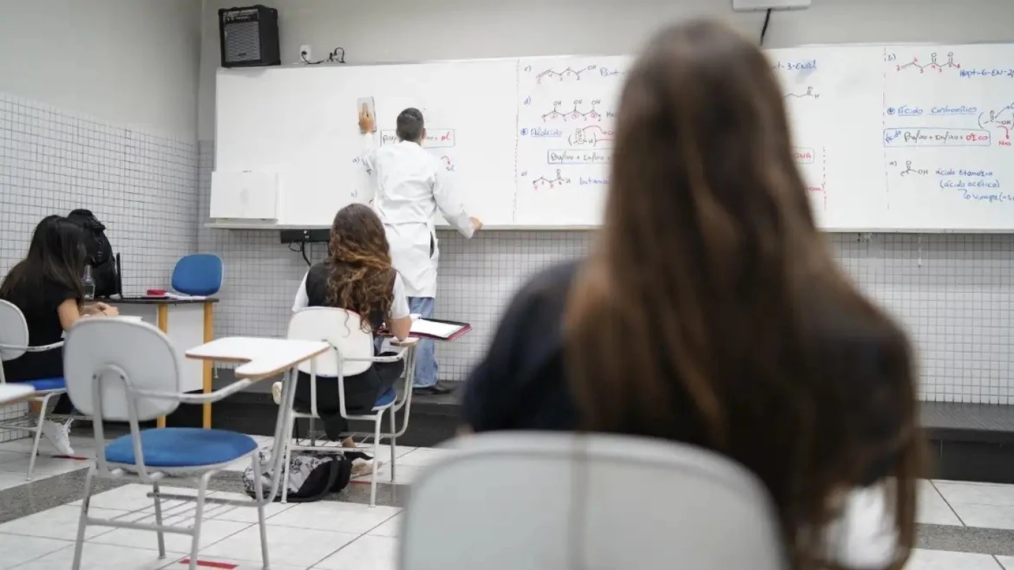 Alunos da rede estadual retornam às aulas com nova matriz curricular