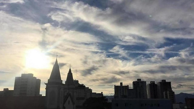 Fim de semana com nuvens e queda nas temperaturas no Vale do Paraíba