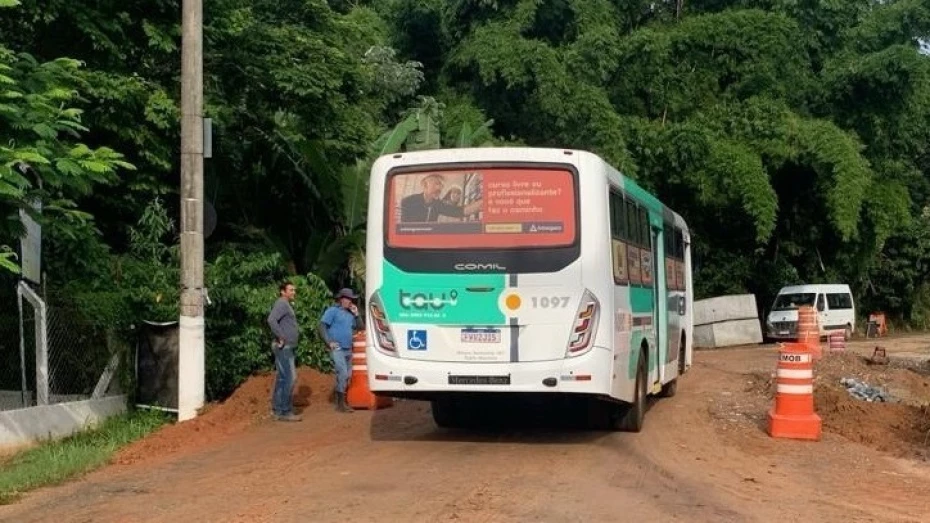 Trânsito é liberado em estrada da zona rural de Taubaté Trânsito é liberado em estrada da zona rural de Taubaté