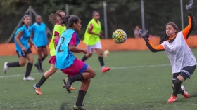 Programa de Taubaté irá oferecer 55 vagas para aulas de futebol feminino