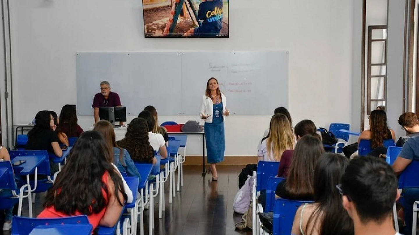 Unitau abre três concursos com vagas para professores efetivos e temporários