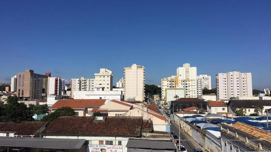 Fim de semana de temperaturas elevadas e chance de chuva no Vale do Paraíba