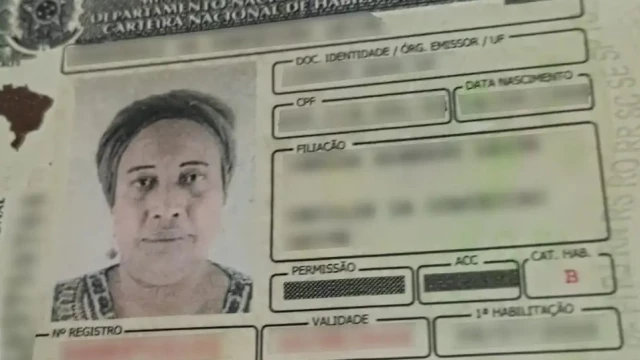 Foto da carteira de motorista poderá conter itens religiosos