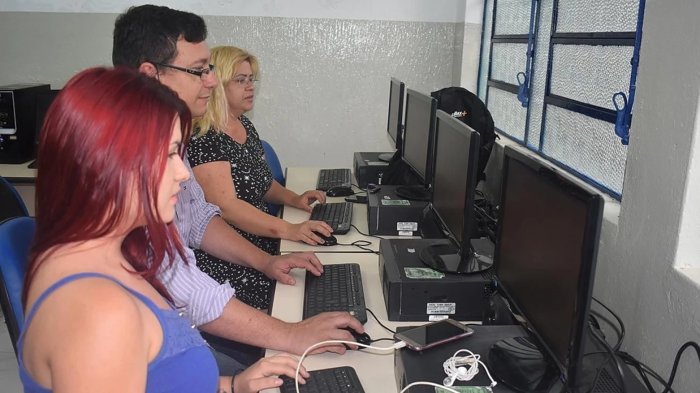 Escolas do Trabalho oferecem vagas remanescentes em Taubaté