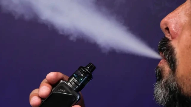 Anvisa publica resolução que proíbe cigarro eletrônico no Brasil