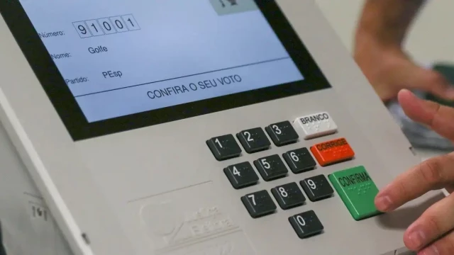 Prazo para emitir e regularizar título de eleitor termina dia 8