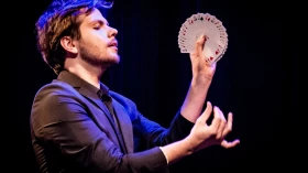 Sesc Taubaté apresenta neste sábado o espetáculo do bicampeão latino-americano de ilusionismo