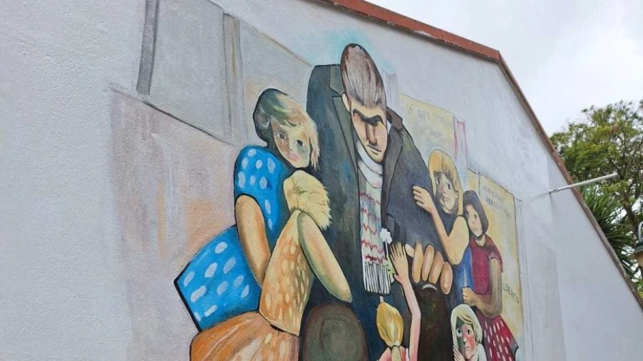 Taubaté restaura os murais de Mestre Justino Taubaté restaura os murais de Mestre Justino