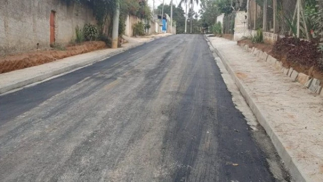 Prefeitura de Taubaté conclui pavimentação de rua na região do Barreiro