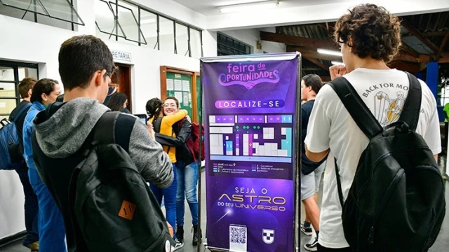 Feira de Oportunidades conecta universitários ao mercado de trabalho
