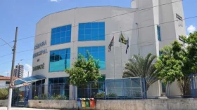Vereadores rejeitam projeto que previa o reajuste no salário do prefeito 