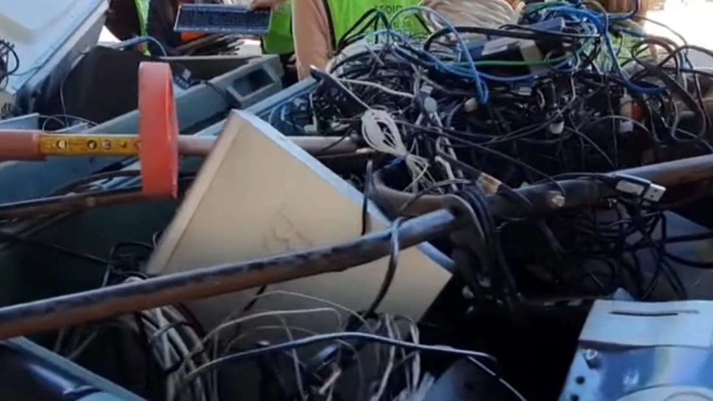 Mutirão recolhe lixo eletrônico em Taubaté