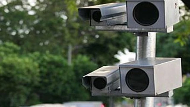 Novos radares de velocidade começam a ser instalados em Taubaté
