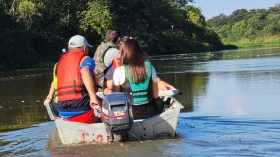 Defesa Civil de Taubaté realiza operação de proteção ambiental no Rio Paraíba do Sul