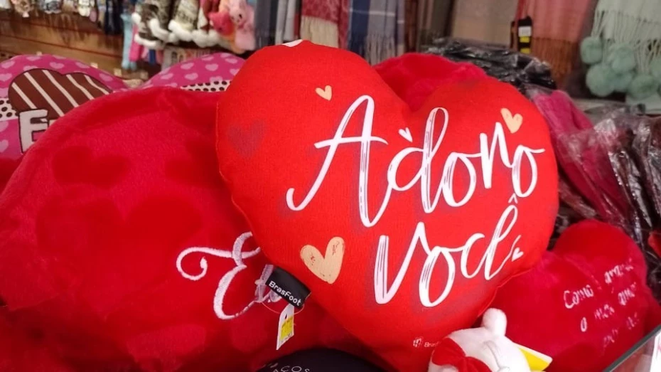 Dia dos namorados aquece as vendas do comércio de Taubaté Dia dos namorados aquece as vendas do comércio de Taubaté