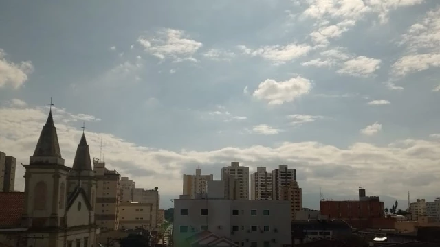 Sol deve predominar, com nevoeiro ao amanhecer e máxima de 28°C.