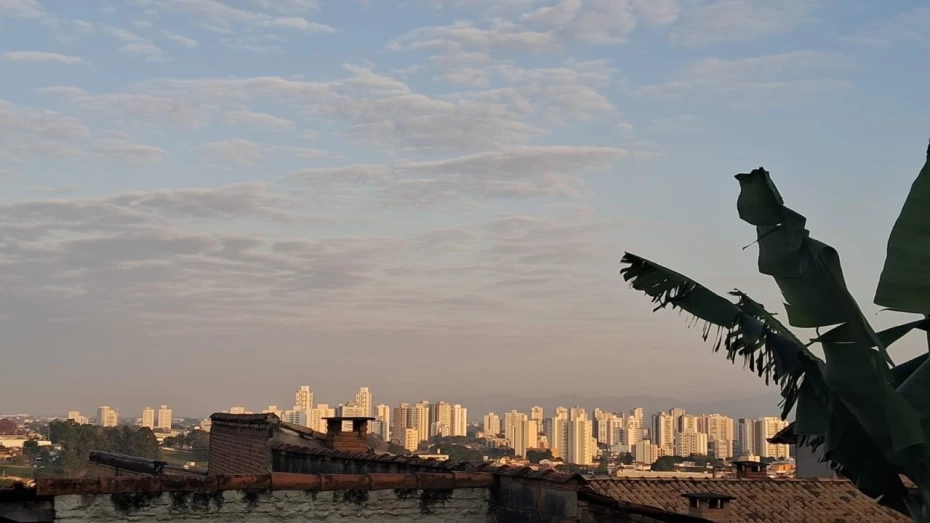 Sábado deve ser ensolarado com algumas nuvens