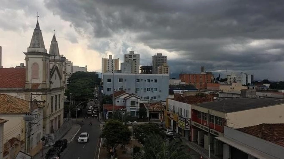 Taubaté tem quarta-feira chuvosa