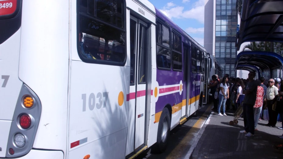 Aviso de greve de ônibus é suspenso