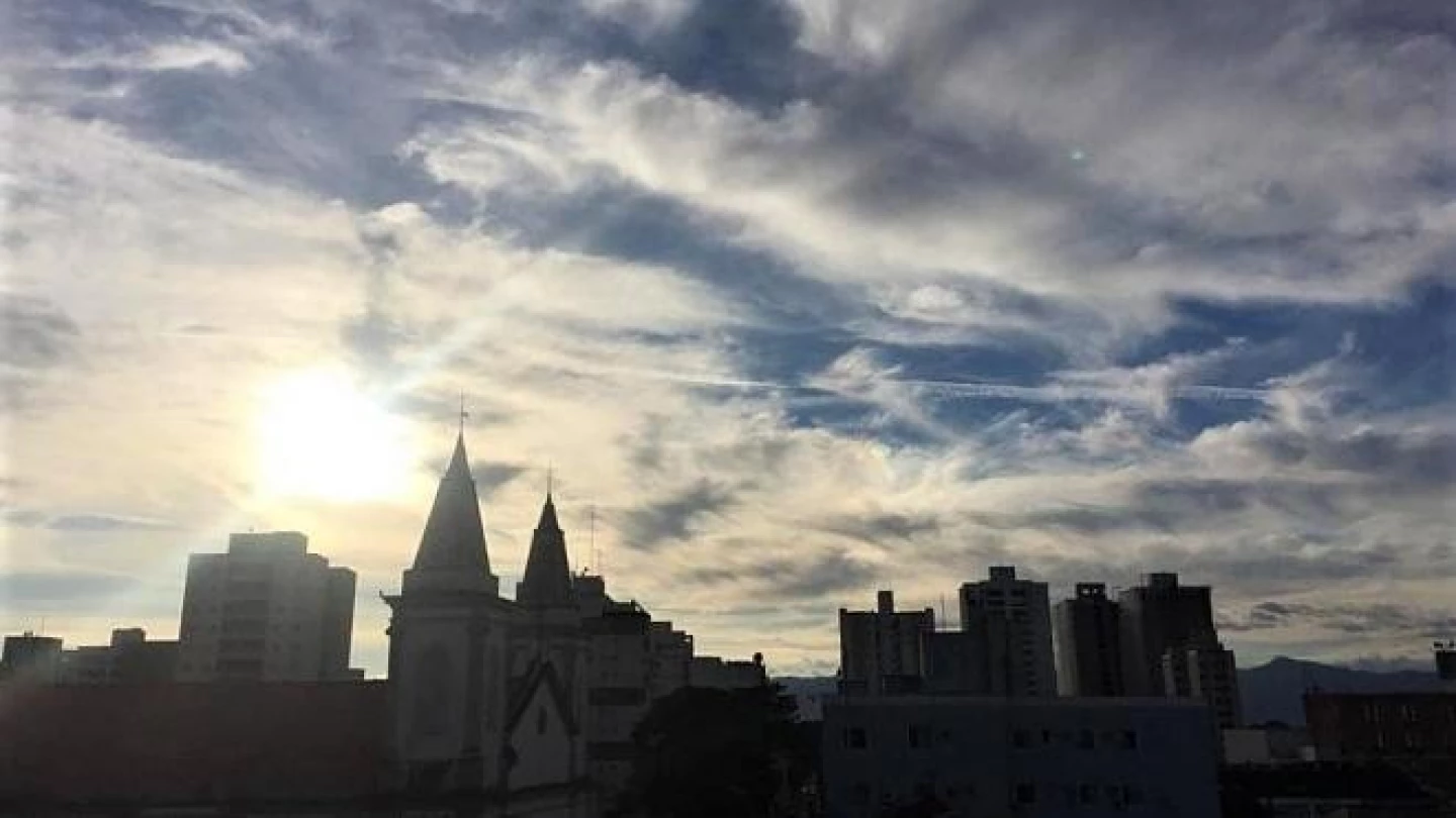Previsão do tempo: Domingo deve ser ensolarado
