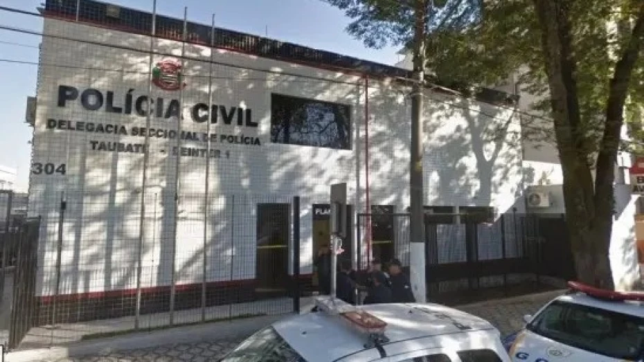 Idoso é preso por maltratar cão em Taubaté Idoso é preso por maltratar cão em Taubaté
