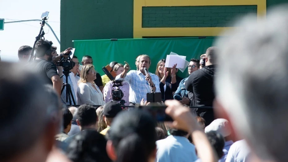 Bolsonaro vai desembarcar em Taubaté neste sábado Bolsonaro vai desembarcar em Taubaté neste sábado