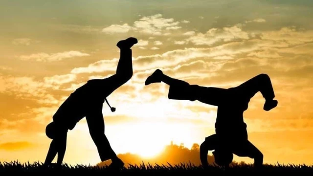 Centro Cultural Zumbiarte apresenta Capoeira no Taubaté Shopping